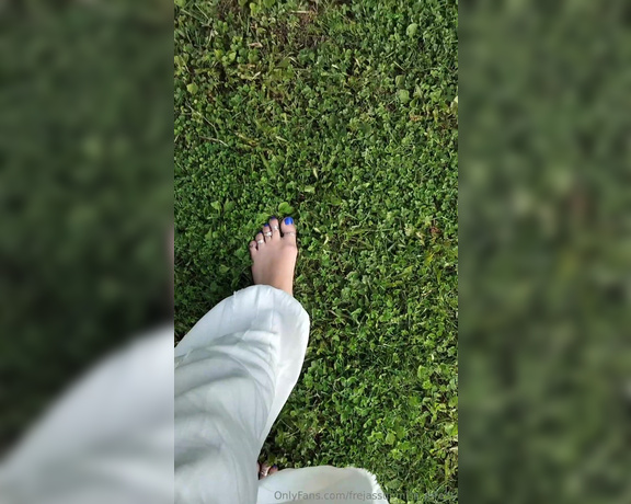 Frejas Submissive Feet aka frejassubmissivefeet OnlyFans - Just a little peaceful walk in nature, enjoying the silence and sound of grass, birds, water