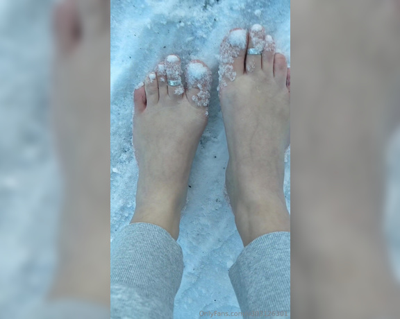 Frejas Submissive Feet aka frejassubmissivefeet OnlyFans - Only 0 C, but this walk in the blue hour with white nails felt colder than