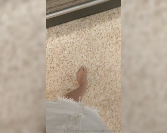 Frejas Submissive Feet aka frejassubmissivefeet OnlyFans - I went to the store for more veggies I dont know how this will end