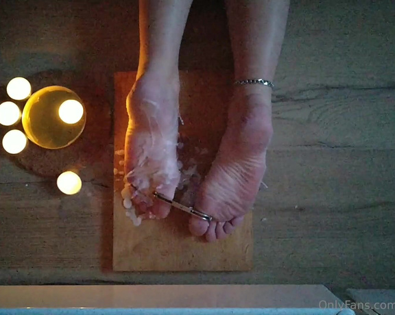 Frejas Submissive Feet aka frejassubmissivefeet OnlyFans - My toes and soles in wax bath, and under the flames In the end