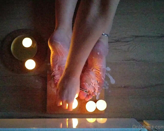 Frejas Submissive Feet aka frejassubmissivefeet OnlyFans - My toes and soles in wax bath, and under the flames In the end