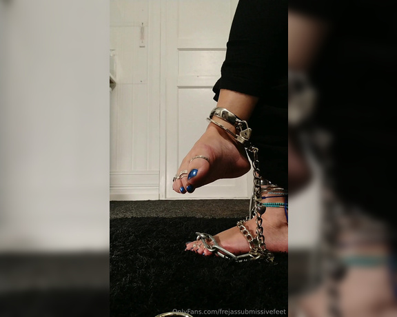 Frejas Submissive Feet aka frejassubmissivefeet OnlyFans - Would you keep me like this at home