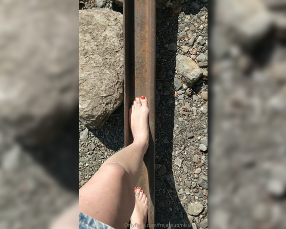 Frejas Submissive Feet aka frejassubmissivefeet OnlyFans - Barefoot walk in the spring weather without panties And fucked with dirty feet afterwards