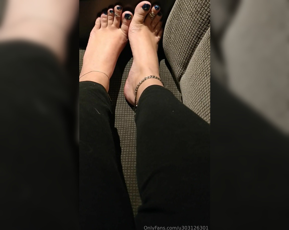 Frejas Submissive Feet aka frejassubmissivefeet OnlyFans - Barefoot on the train