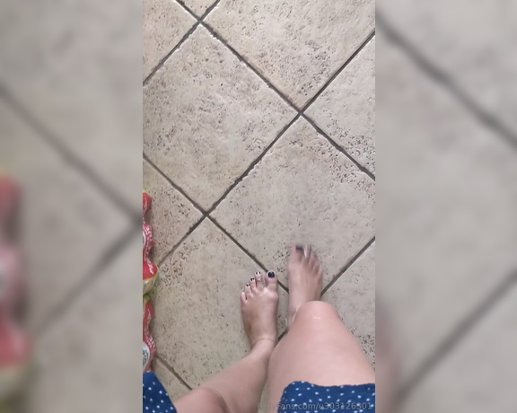 Frejas Submissive Feet aka frejassubmissivefeet OnlyFans - Barefoot at the village grocery store In Italy people notice that I am barefoot and look