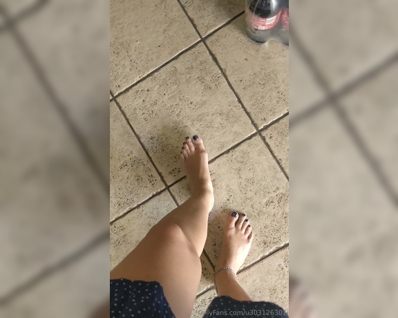 Frejas Submissive Feet aka frejassubmissivefeet OnlyFans - Barefoot at the village grocery store In Italy people notice that I am barefoot and look