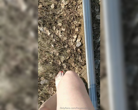 Frejas Submissive Feet aka frejassubmissivefeet OnlyFans - Walking on the remains of the fire Going in a bit deeper into the ashes than