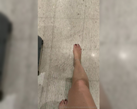 Frejas Submissive Feet aka frejassubmissivefeet OnlyFans - Barefoot visits to a second hand shop in the suburbs, a big sports store with shoes