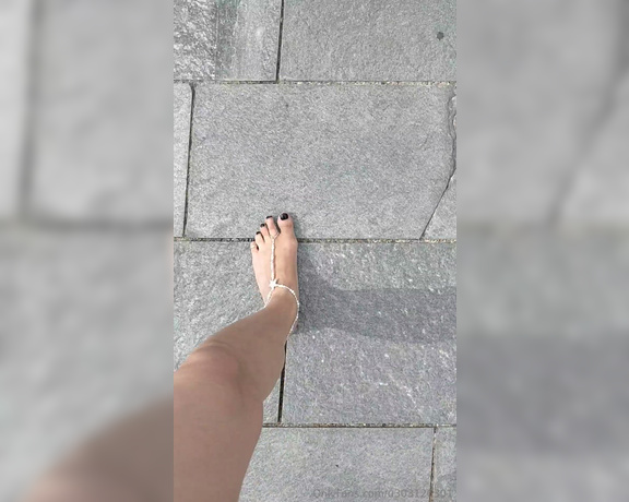 Frejas Submissive Feet aka frejassubmissivefeet OnlyFans - Dont be afraid of squares Enjoy the attention