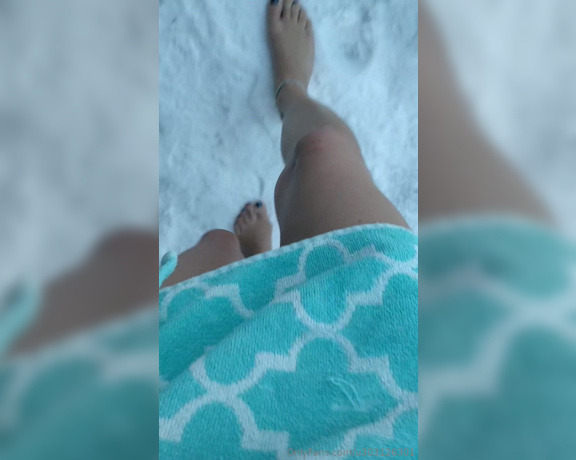 Frejas Submissive Feet aka frejassubmissivefeet OnlyFans - Today the temperature dropped to 9 degrees We have a looot of snow! Master told