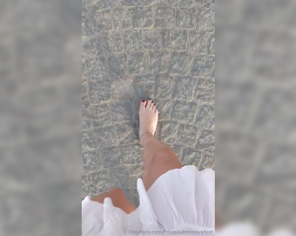 Frejas Submissive Feet aka frejassubmissivefeet OnlyFans - Barefoot walk in the Old Town, and taking you through the most narrow street of Stockholm