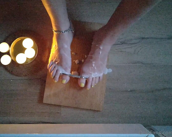 Frejas Submissive Feet aka frejassubmissivefeet OnlyFans - My toes and soles in wax bath, and under the flames In the end