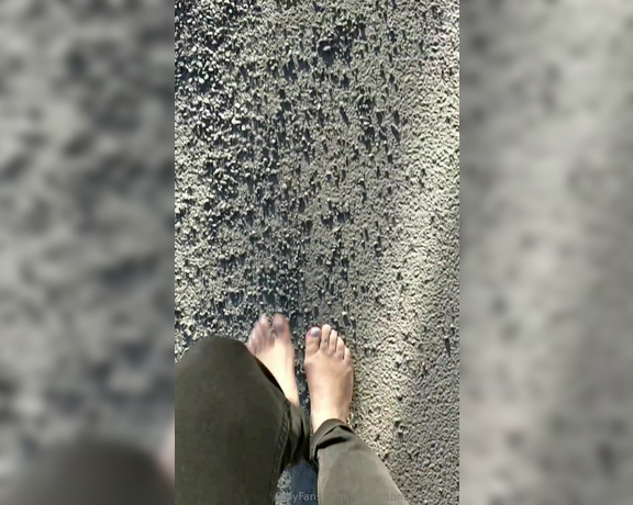 Frejas Submissive Feet aka frejassubmissivefeet OnlyFans - The first spring walks in the city are not so smooth but rather sharp for