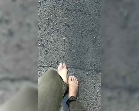 Frejas Submissive Feet aka frejassubmissivefeet OnlyFans - The first spring walks in the city are not so smooth but rather sharp for