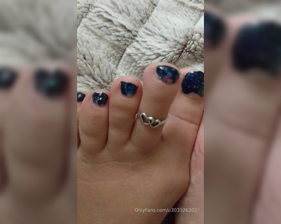 Frejas Submissive Feet aka frejassubmissivefeet OnlyFans - I had to glue my small toes for all day Also the butt plug went in,