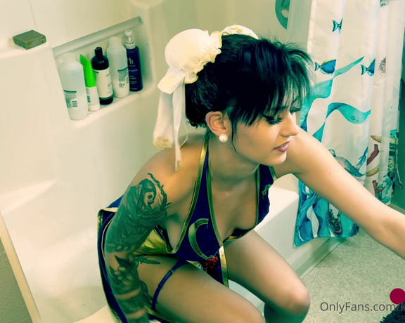 Kitsune_Foreplay aka kitsune_foreplay OnlyFans - Chun Li Gets Revenge on a Bathroom Pervert! Voyeur Cam, Face farting, Toilet Farts)