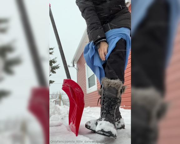 Lezlyan aka la_little_dancer_feet OnlyFans - BOOT REMOVAL…in a snowstorm This is how I spent parts of my day yesterday