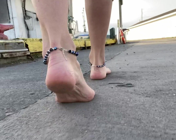 Lezlyan aka la_little_dancer_feet OnlyFans - Walk with me on the dirty boat dock A video does not show temperature The