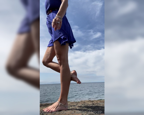 Lezlyan aka la_little_dancer_feet OnlyFans - Being on the oceans edge is on of the most peaceful places for me All the