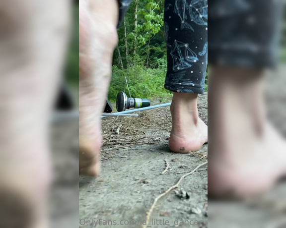 Lezlyan aka la_little_dancer_feet OnlyFans - Does this make you feel small Run along with me as I tiptoe along the riverbank