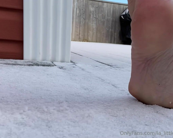 Lezlyan aka la_little_dancer_feet OnlyFans - Would you like to go see what has happened outside Watch as I freeze my little