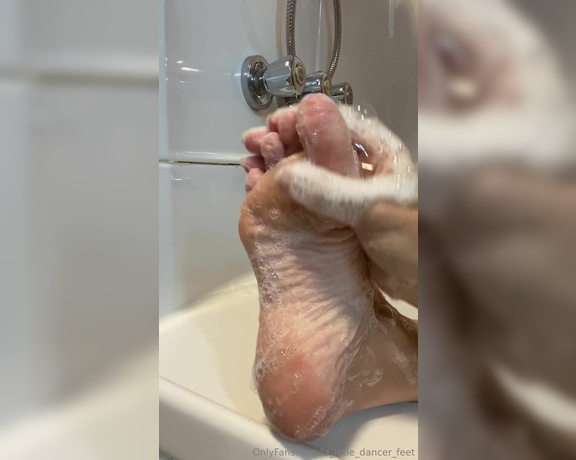 Lezlyan aka la_little_dancer_feet OnlyFans - Today I jerked off my foot in the bathtub So go get ready now and