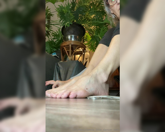 Lezlyan aka la_little_dancer_feet OnlyFans - You are getting to see the process of creating a reel for my social media accountsI