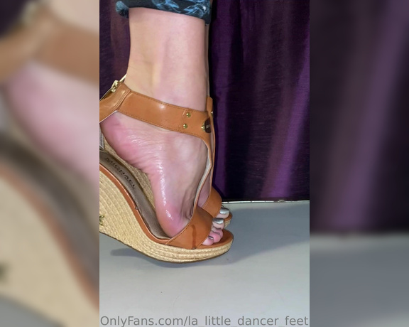 Lezlyan aka la_little_dancer_feet OnlyFans - Picture this my feet, all shiny and smooth, glistening in the sunlight And then, add some