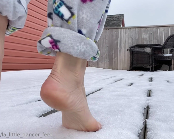 Lezlyan aka la_little_dancer_feet OnlyFans - Get ready to warm my cold feet up with your hot cum!