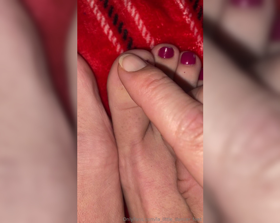 Lezlyan aka la_little_dancer_feet OnlyFans - Just Me, picking off my nail polish There’s something so satisfying about watching this Going