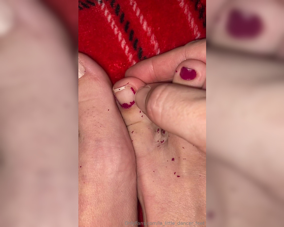 Lezlyan aka la_little_dancer_feet OnlyFans - Just Me, picking off my nail polish There’s something so satisfying about watching this Going