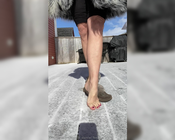 Lezlyan aka la_little_dancer_feet OnlyFans - It may look sunny, but it was damn cold First my feet will turn pink,