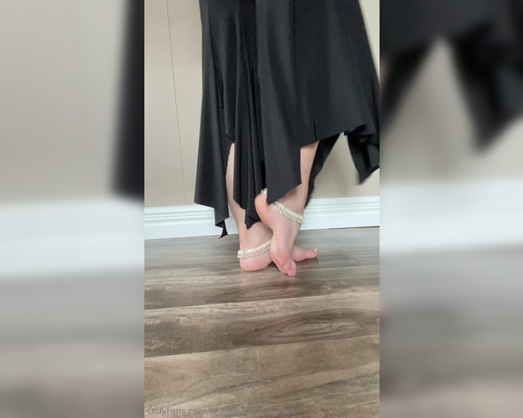 Lezlyan aka la_little_dancer_feet OnlyFans - Imagine the attention I get when I wear these out in public! x1 video