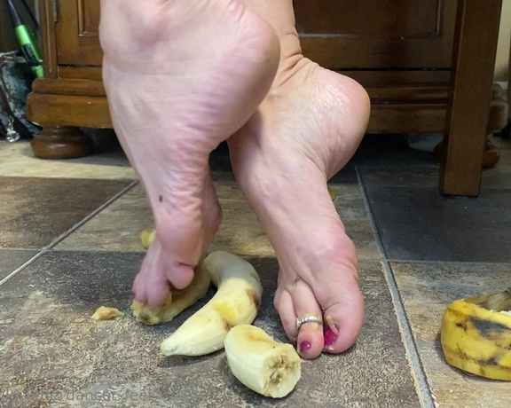 Lezlyan aka la_little_dancer_feet OnlyFans - Oh man, let me tell you, fondling and squishing bananas with my feet is seriously seriously