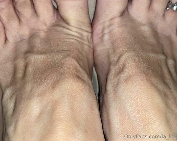 Lezlyan aka la_little_dancer_feet OnlyFans - Have you ever seen muscles and tendons move and twitch in someone’s feet like this before