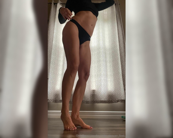 Lezlyan aka la_little_dancer_feet OnlyFans - I know you absolutely adore the way my body moves My legs, ass, and feet are