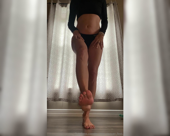 Lezlyan aka la_little_dancer_feet OnlyFans - I know you absolutely adore the way my body moves My legs, ass, and feet are