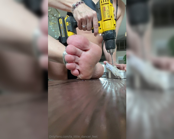 Lezlyan aka la_little_dancer_feet OnlyFans - My Daddy taught me when I was little how to use power tools! I’m a pretty