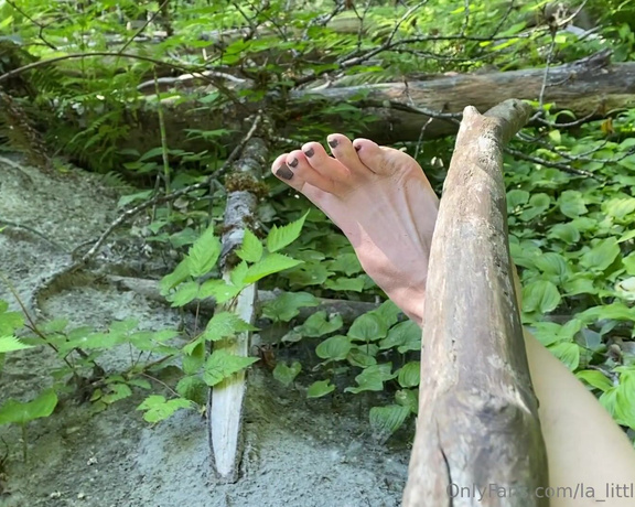 Lezlyan aka la_little_dancer_feet OnlyFans - I created this video while camping in June 2022 I’ve called it FOOTJOB TO A TREE”!