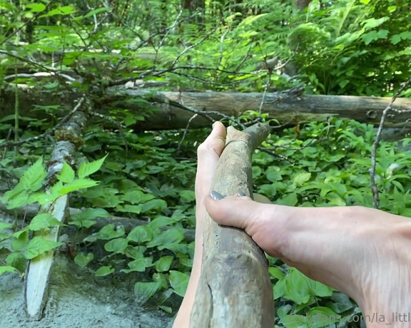 Lezlyan aka la_little_dancer_feet OnlyFans - I created this video while camping in June 2022 I’ve called it FOOTJOB TO A TREE”!