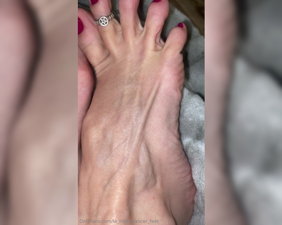 Lezlyan aka la_little_dancer_feet OnlyFans - I bet you have never seen muscles and tendons move like this in anyone’s feet before