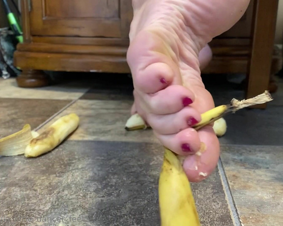 Lezlyan aka la_little_dancer_feet OnlyFans - So it took me a long time to get the peel off the banana with