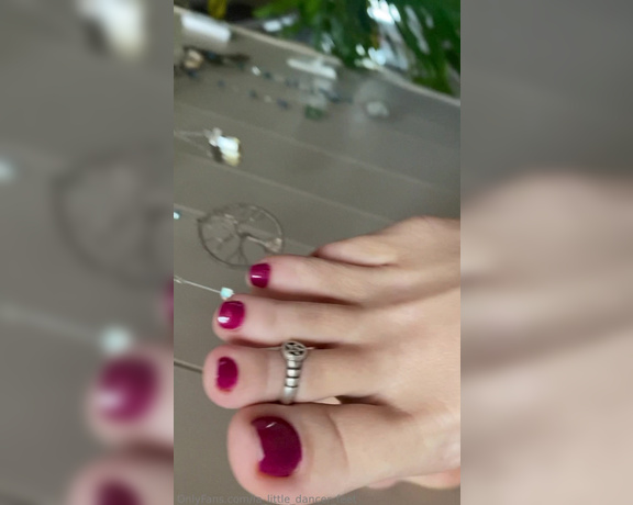 Lezlyan aka la_little_dancer_feet OnlyFans - Here is the raw footage and two Reels” that I created for my Instagram accounts You