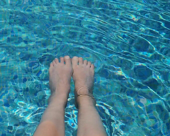 Goddess Natalie aka goddessnatalie OnlyFans - Drooling time! Feet in the water! Open with caution