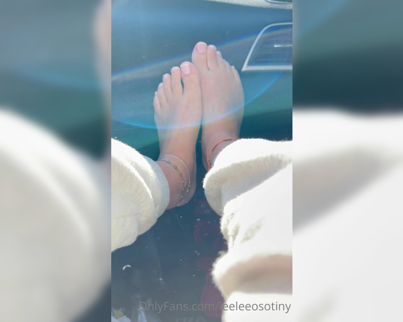 Leelee Feet aka leeleeosotiny OnlyFans Video 4053