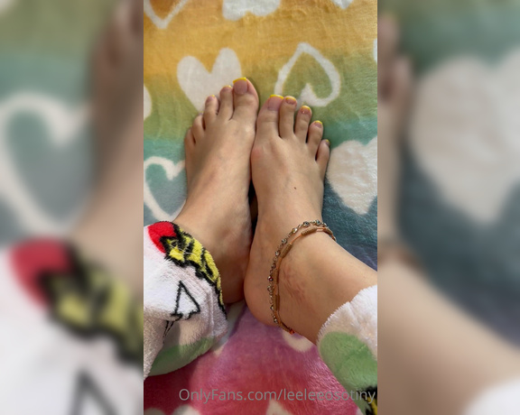 Leelee Feet aka leeleeosotiny OnlyFans Video 218