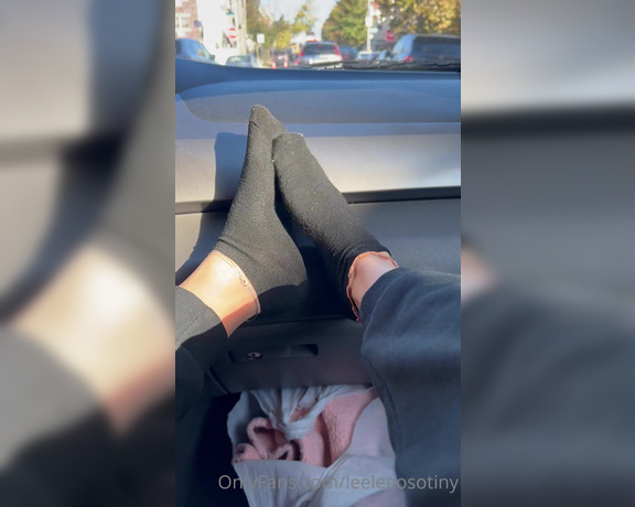 Leelee Feet aka leeleeosotiny OnlyFans Video 3941