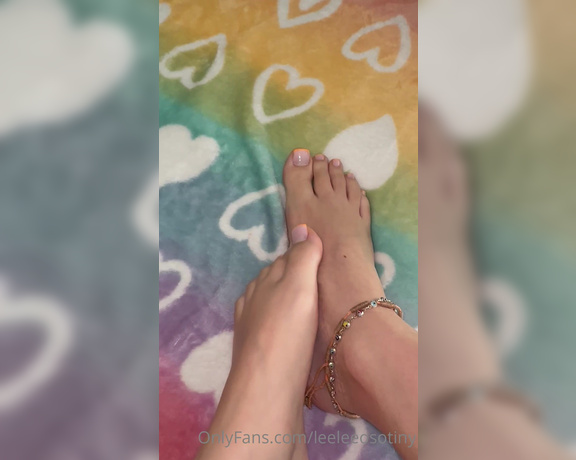 Leelee Feet aka leeleeosotiny OnlyFans Video 9731