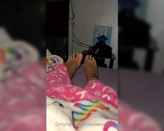 Leelee Feet aka leeleeosotiny OnlyFans Video 1306