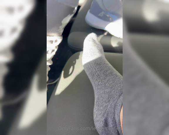 Leelee Feet aka leeleeosotiny OnlyFans Video 4049